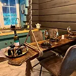 Luna Chalet